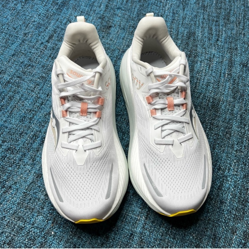 Saucony Hurricane 24 Running Shoes in White Foam WIDE Width
